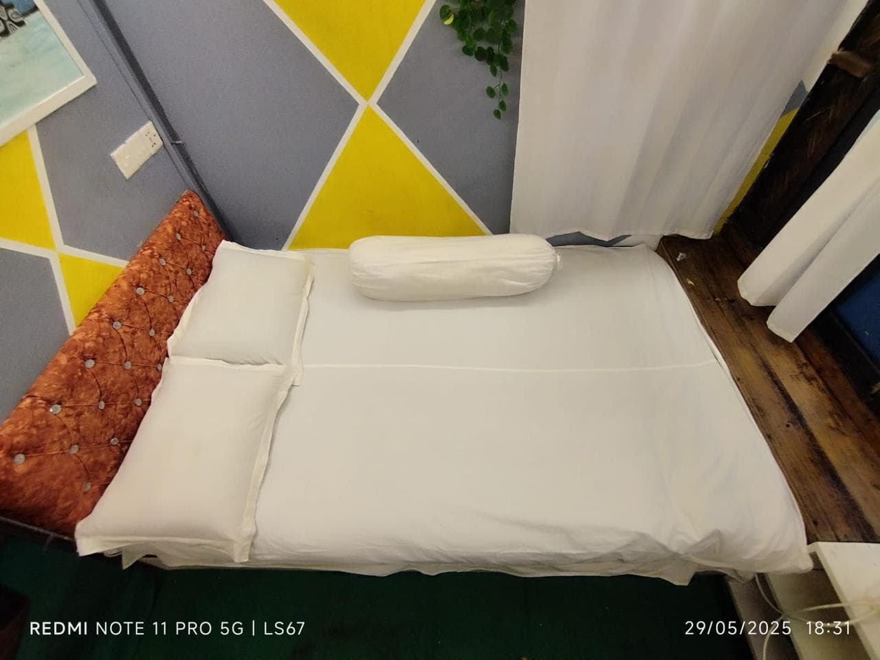 605