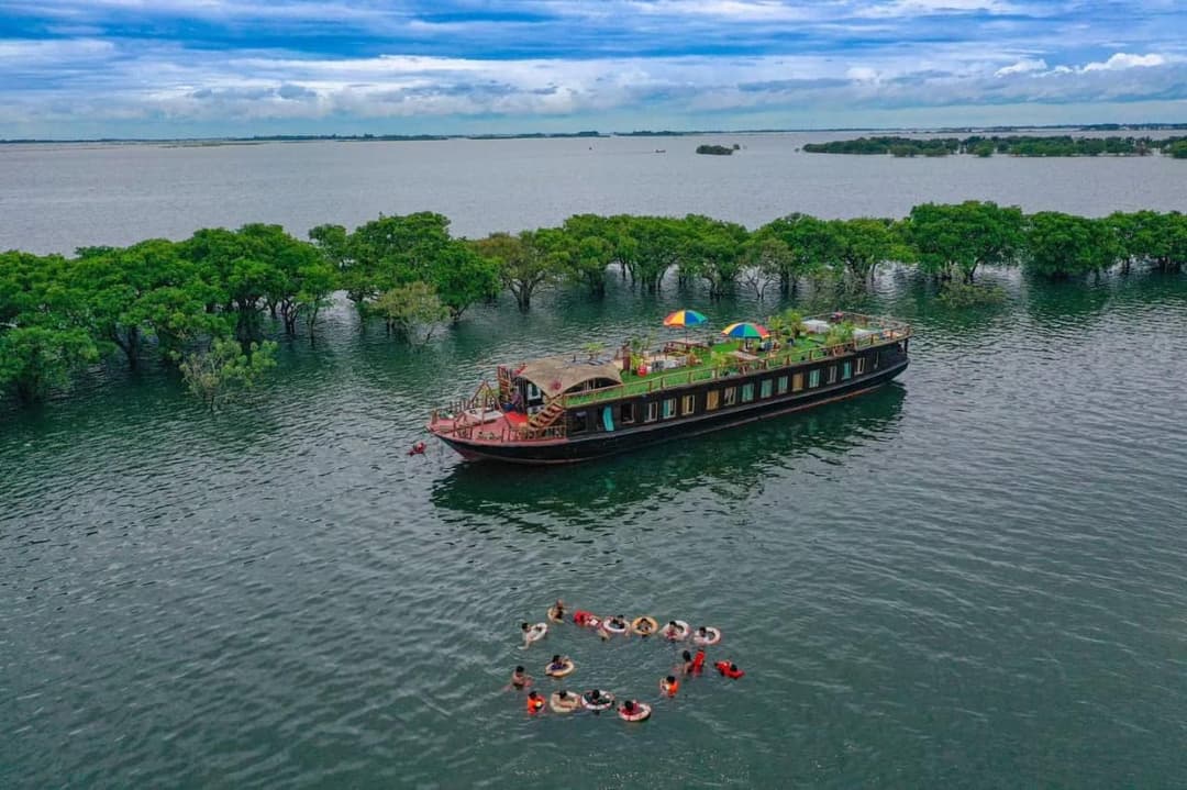 রংগিলা বাড়ই - Boat House, Cuisine & Rain